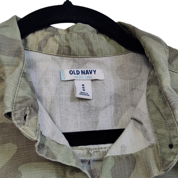 Old Navy Camo Button‎ Down Shirt Long Sleeve Top Size Medium Green Cotton - Picture 3 of 10